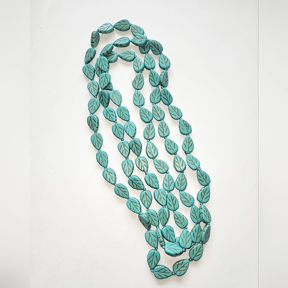 TURQUOISE COLORED LEAF BEAD NECKLACE - Picture 2 of 4
